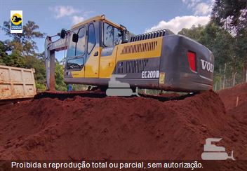 Escavadeira Volvo EC200D
