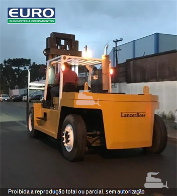 Empilhadeira Lancer Boss 556MK