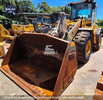 Pá Carregadeira Volvo L90F