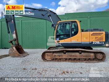 Escavadeira Hyundai R220LC-9
