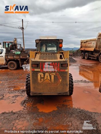 Mini-Carregadeira Caterpillar 226B