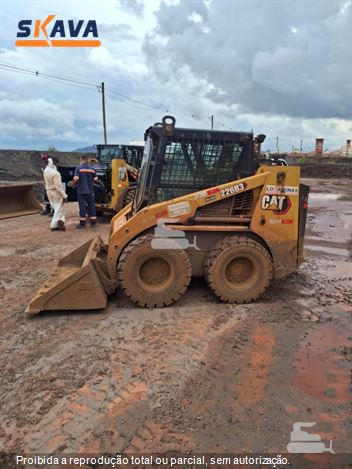 Mini-Carregadeira Caterpillar 226B