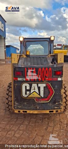 Mini-Carregadeira Caterpillar 226B