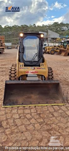 Mini-Carregadeira Caterpillar 226B