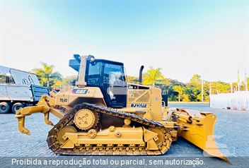 Trator de Esteira Caterpillar D6N