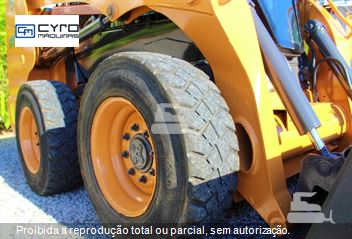 Mini-Carregadeira Case SR175