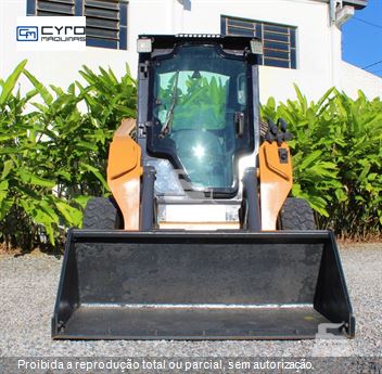 Mini-Carregadeira Case SR175