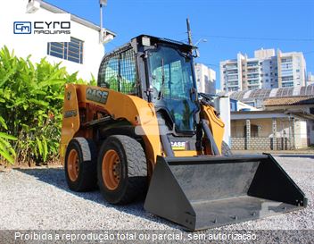 Mini-Carregadeira Case SR175