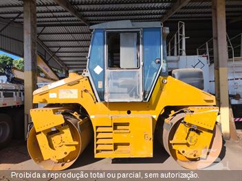 Rolo Compactador JCB VM115