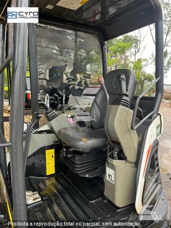 Mini-Escavadeira Bobcat E27z
