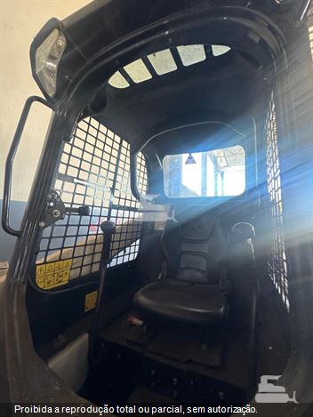 Mini-Carregadeira Bobcat S450