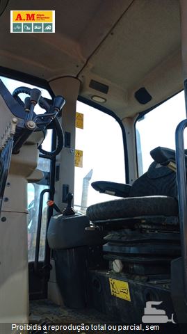 Motoniveladora New Holland RG170B