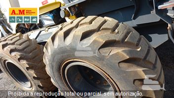 Motoniveladora New Holland RG170B