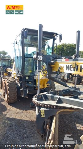 Motoniveladora New Holland RG170B