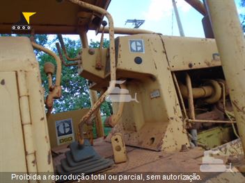 Trator de Esteira Caterpillar D6D