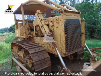 Trator de Esteira Caterpillar D6D