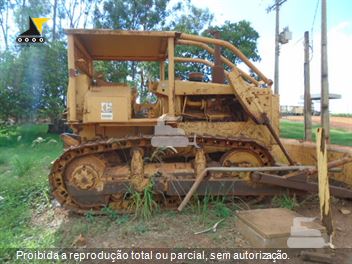 Trator de Esteira Caterpillar D6D