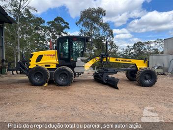 Motoniveladora New Holland RG170B