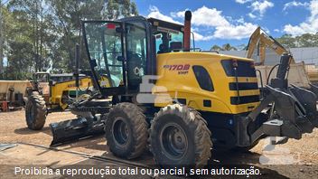 Motoniveladora New Holland RG170B