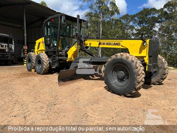 Motoniveladora New Holland RG170B