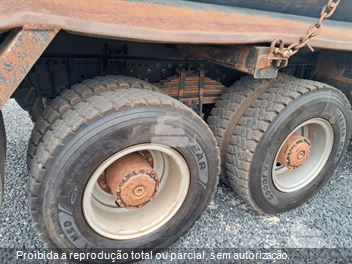 Caminhão Mercedes-Benz Axor 3131 6x4 2p (diesel)(E5)