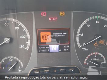 Caminhão Mercedes-Benz Axor 3131 6x4 2p (diesel)(E5)