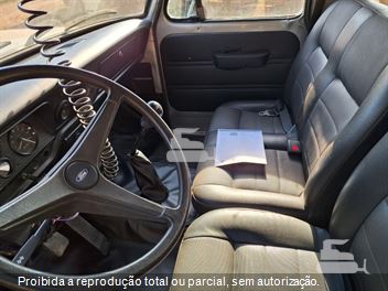 Caminhão Ford F-11000 2p (diesel)