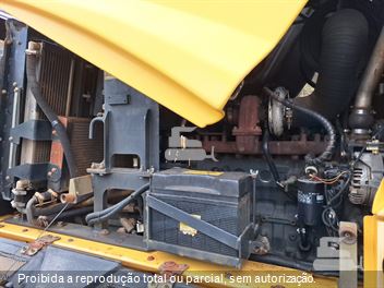 Motoniveladora New Holland RG140B