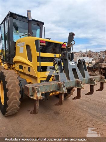 Motoniveladora New Holland RG140B