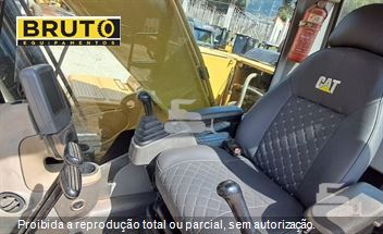 Escavadeira Caterpillar 320DL
