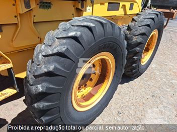 Motoniveladora New Holland RG170B