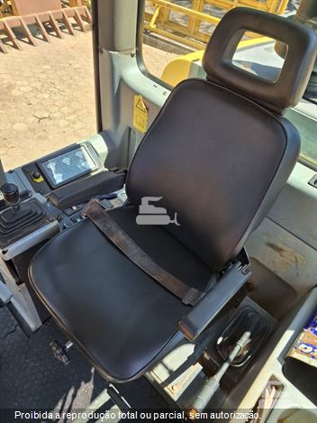 Motoniveladora New Holland RG170B