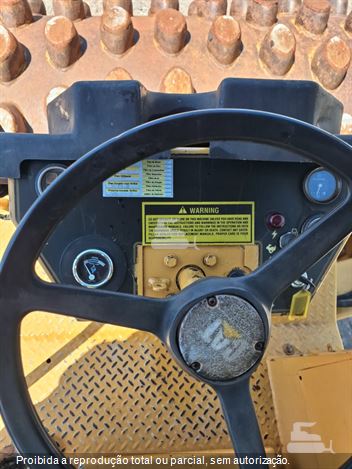 Rolo Compactador Caterpillar CP-533C