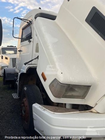 Caminhão Volvo NL-12 360 EDC 6X2 2p (diesel)