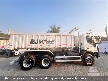 Caminhão Iveco TECTOR 27-320 6x4 2p (Diesel)(E6)
