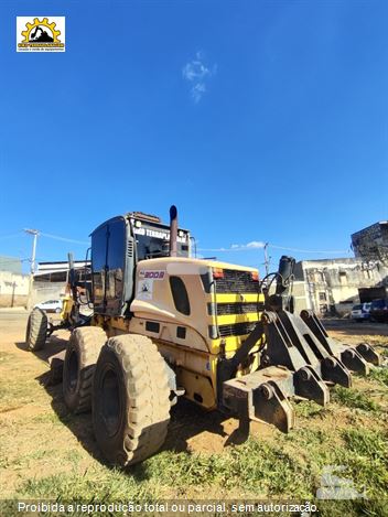 Motoniveladora New Holland RG200B