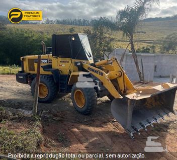 Pá Carregadeira Komatsu WA200