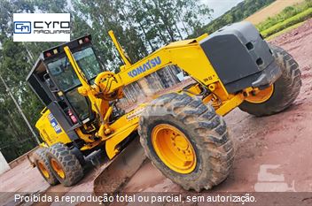 Motoniveladora Komatsu GD555-3