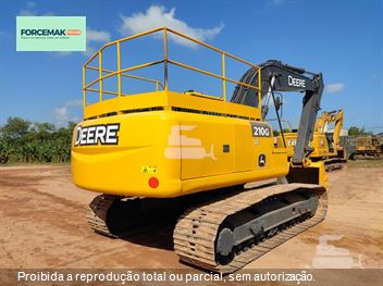 Escavadeira John Deere 210G