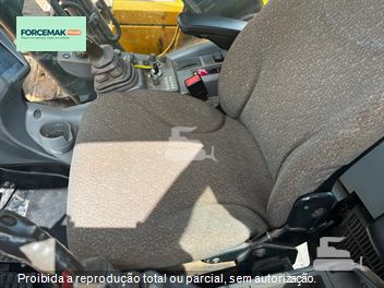 Escavadeira John Deere 210G