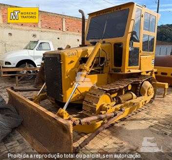 Trator de Esteira Caterpillar D4E