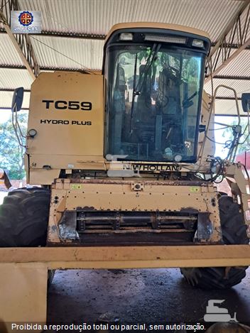Colheitadeira New Holland TC-59