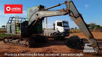 Harvester John Deere 2144G