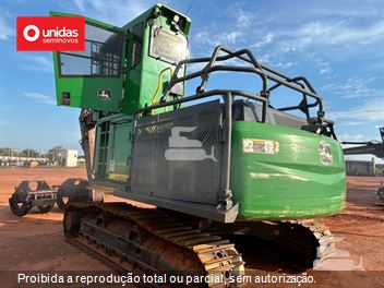 Harvester John Deere 2144G
