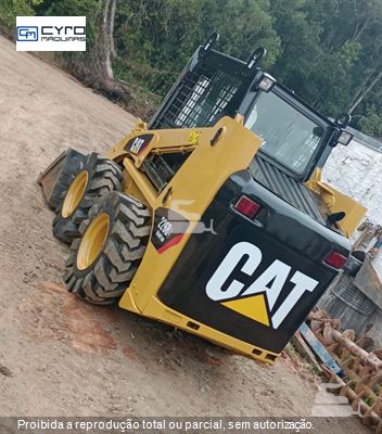 Mini-Carregadeira Caterpillar 226B