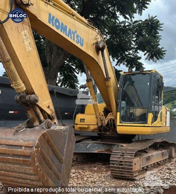 Escavadeira Komatsu PC200