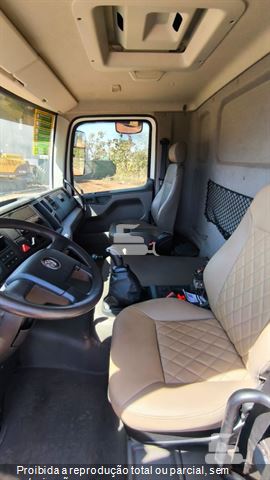 Caminhão Volkswagen 32-360 Constellation 6x4 2p (diesel)(E5)