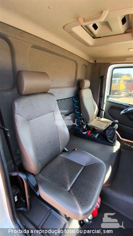Caminhão Volkswagen 32-360 Constellation 6x4 2p (diesel)(E5)