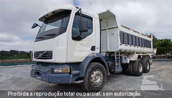 Caminhão Volvo VM 310 6x4 2p (diesel)