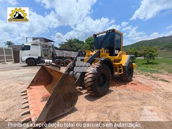 Pá Carregadeira Volvo L60F
